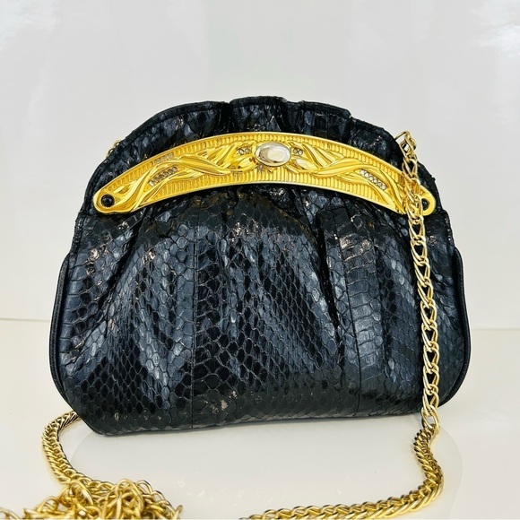Vintage leather clutch with gold chain - Picture 3 of 9